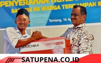 Wabup Ismail Salurkan Kipas Angin untuk Warga Huntara Lubuk Sidup
