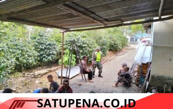 Babinsa Atu Lintang Pererat Silaturahmi dengan Warga Lewat Komsos