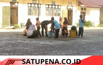 Peduli Lingkungan, Siswa SDN Ujung Singkil Gotong Royong di Sekolah