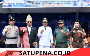Wabup Samosir Pimpin Upacara Hardiknas 2026, Ulos Warnai Semangat Pendidikan dan Budaya.