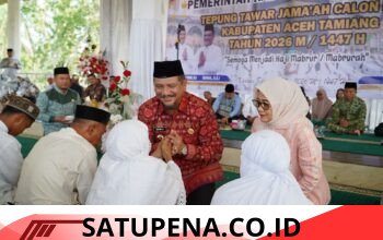 Doa Restu Penuh Haru, Bupati Armia Pahmi Tepung Tawari 145 Calon Haji Aceh Tamiang