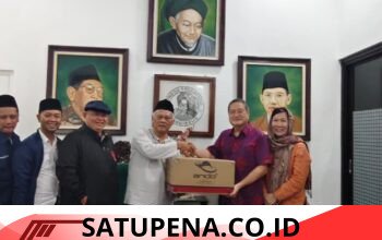 Pengusaha Tionghoa Ziarah ke Makam Gus Dur, Kenang Warisan Pluralisme dan Bahas Peluang Usaha untuk Santri Jombang