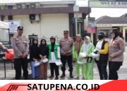 Polres Aceh Tengah Tebar Kepedulian di Jumat Berkah, Beri Tali asih bagi Warga masyarakat yg berprofesi sebagai Petugas Penggali kubur dan memandikan jenazah