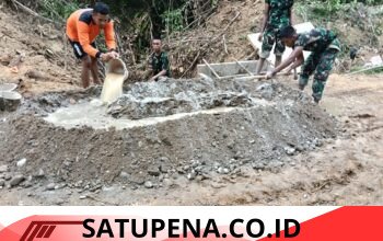 Satgas TMMD Ke-128 Kebut Pengecoran Kupingan Gorong-Gorong di Desa Suka Makmur