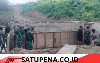 Satgas TMMD ke-126 Kodim 0117/Aceh Tamiang Genjot Pemasangan Papan Mal Jalan Beton di Suka Makmur