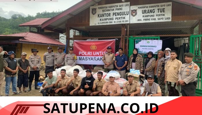 Solidaritas, SMAN 1 Blangkejeren dan Polres Gayo Lues Bagi Sembako Kepada Warga Desa Pertik