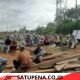 Babinsa Koramil 07/Atu Lintang Gotong Royong Bersama Warga Bantu Pengecoran Pondasi Rumah