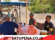 Babinsa Koramil 02/Bebesen Pererat Silaturahmi Lewat Komsos Bersama Warga