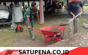 Babinsa Koramil 02/Bebesen Gelar Karya Bhakti Bersama Warga, Perkuat Kebersamaan di Desa Binaan