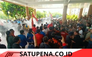 Demo Mahasiswa di DPRD Lubuklinggau Ricuh, Massa Soroti Kebijakan Pemerintah Prabowo-Gibran