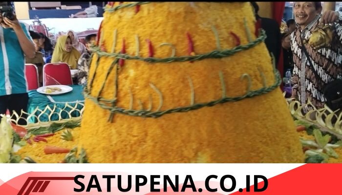 Semangat Leluhur di Tumpeng Raksasa: Sedekah Bumi Kedung Banteng Lestarikan Budaya.