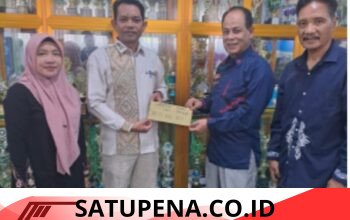 IKA SMA 1 Serahkan Donasi Untuk Keperluan Eksekusi Objek Lahan Sengketa ke SMA Negeri 1 Takengon