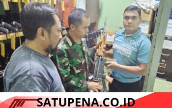 Warga Serahkan Senjata Api Rakitan di Koramil 09/Ulee Kareng