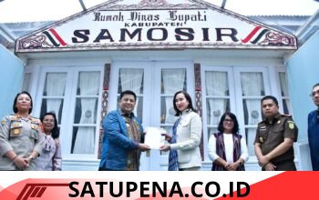 Menteri Pariwisata RI Kunjungi Samosir, Vandiko Serahkan Proposal, Minta Dukungan Pusat