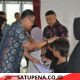 Wali Kota Langsa Serahkan Seragam Sekolah Gratis bagi 276 Anak Yatim Piatu di Langsa Barat