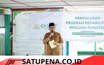 Terima Bantuan Rehabilitasi Dayah” Bupati Armia: Musibah Momen Perkuat Kebersaamaan