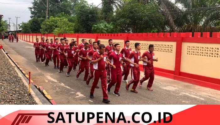 Personel Satbrimob Polda Sumsel Batalyon B Pelopor Laksanakan Olahraga Rutin untuk Jaga Kebugaran dan Kesiapsiagaan