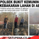 Gerak Cepat, Polsek Bukit Kemuning dan Damkar Padamkan Kebakaran Lahan di Abung Tinggi