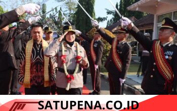 Disambut Pedang Pora, AKBP Raswidiati Anggraini Resmi Jabat Kapolres Lampung Utara