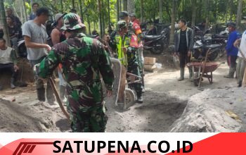 TNI dan Masyarakat Gotong Royong Bangun Jalan Rabat Beton yang Terdampak Longsor di Perbatasan Bener Meriah-Aceh Tengah
