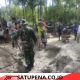 TNI dan Masyarakat Gotong Royong Bangun Jalan Rabat Beton yang Terdampak Longsor di Perbatasan Bener Meriah-Aceh Tengah