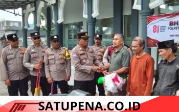 Sambut HUT RI ke-81, Polres Aceh Tengah dan Polsek Jajaran Laksanakan Bakti Sosial di Tempat Ibadah