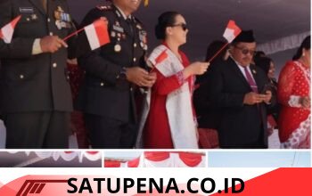 Kapolres Toba Didampingi Ketua Bhayangkari Hadiri Pawai Karnaval HUT RI Ke 81