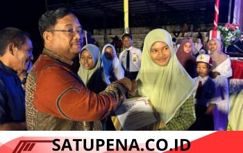 Faiza Siswi Berprestasi Raih Mendali Emas Ajang Sigma Science Student Olympiad Tingkat Nasional Terima Penghargaan