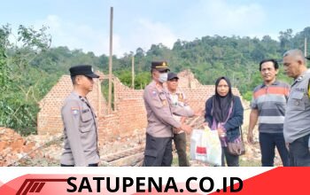 Polres Lubuklinggau Beri Bantuan Warga Terdampak Puting Beliung di Kayu Ara
