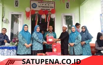 Asisten I dan Ketua TP-PKK  Pidie Jaya  Sambut TP PKK Aceh Kunjungi Gammawar di Sarah Mane