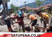 Polsek Pegasing Bersama Warga Gotong Royong Bangun dan Bersihkan Masjid di Kampung Suka Damai