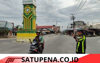 Satlantas Polres Aceh Singkil Lakukan Pengaturan Lalu Lintas dan Imbau Masyarakat Tertib Berlalu Lintas