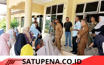 Dinsos Aceh Singkil Jelaskan Pada Puluhan Emak-emak Soal Dana Jadub Korban Banjir Belum Cair
