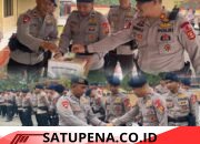 Kamis Sedekah, Personel Batalyon B Pelopor Berbagi Rezeki untuk Masyarakat