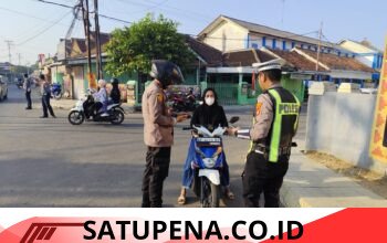 Pam Rawan Pagi, Wakapolres Lampung Utara Imbau Pengendara Sepeda Motor Selalu Gunakan Helm