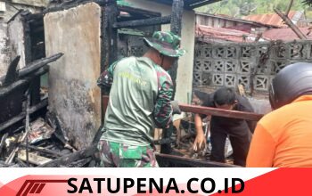 Koramil 01/Lut Tawar Bersama Warga Bersihkan Puing Kebakaran