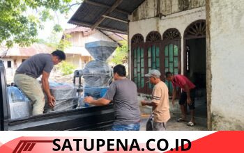 Tekan Biaya Produksi, Jamaluddin Idham Bantu Mesin Pakan Ikan untuk Pokdakan di Nagan Raya