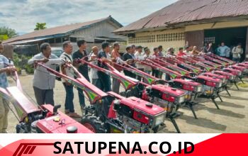 Lagi dan Lagi, Jamaluddin Idham Salurkan Bantuan, 18 Hand Traktor untuk Petani Nagan Raya