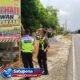 Operasi Patuh Krakatau 2026, Polres Lampung Utara Edukasi Pengguna Jalan Dengan Pasang Banner Imbauan Keselamatan di Jalinsum